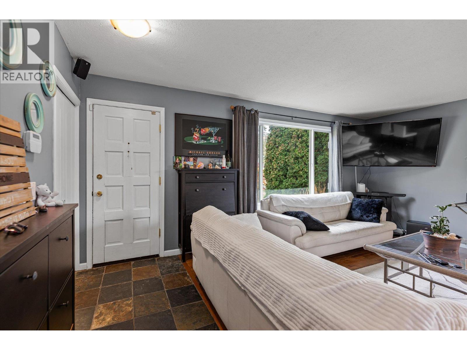  1234 Oswell Drive, Kelowna