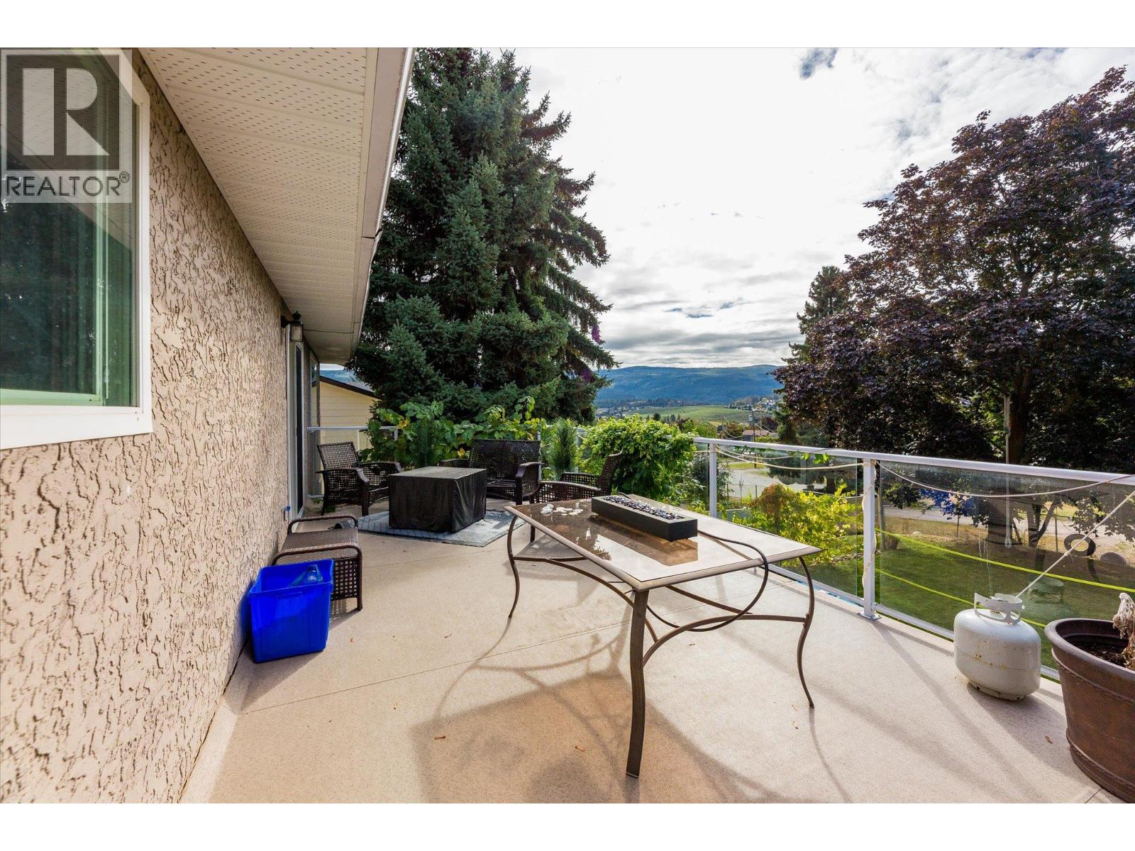  1234 Oswell Drive, Kelowna