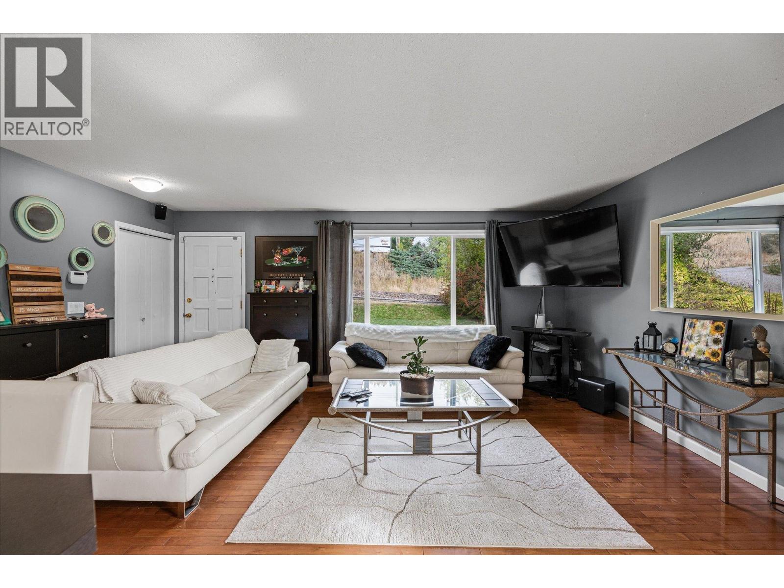  1234 Oswell Drive, Kelowna