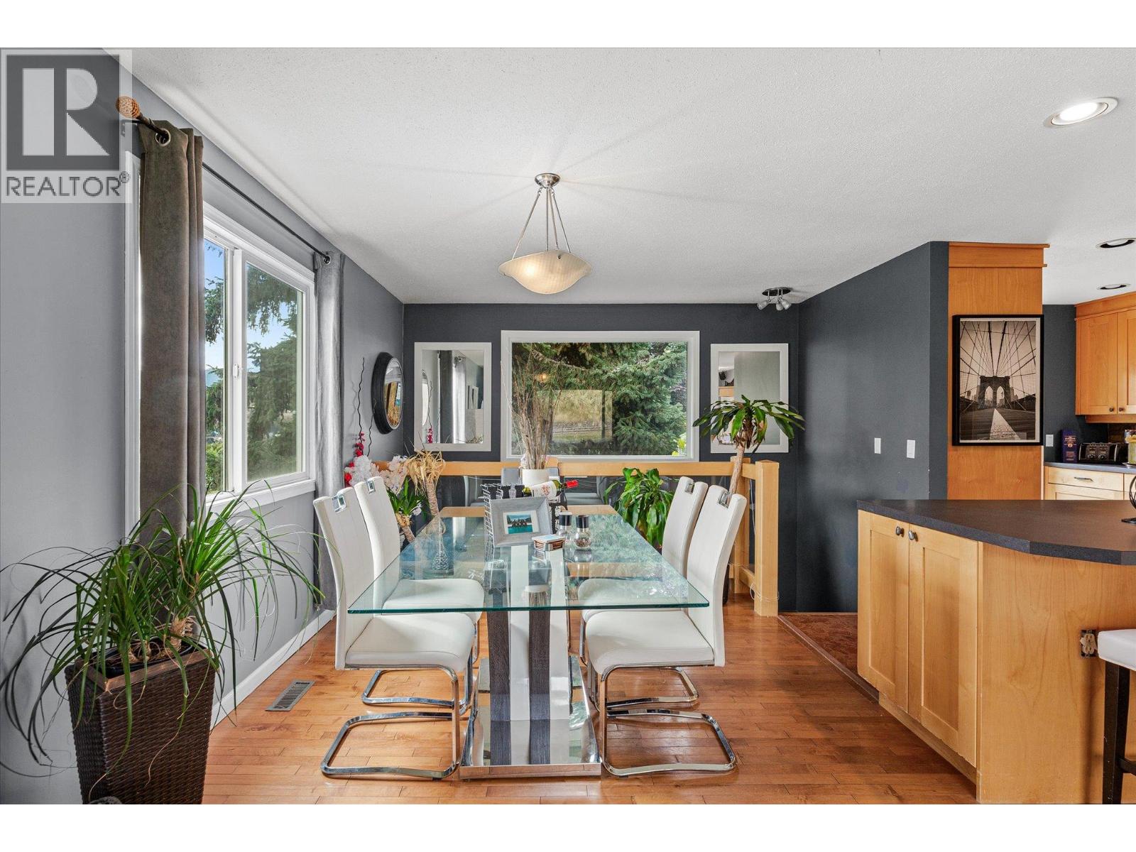  1234 Oswell Drive, Kelowna