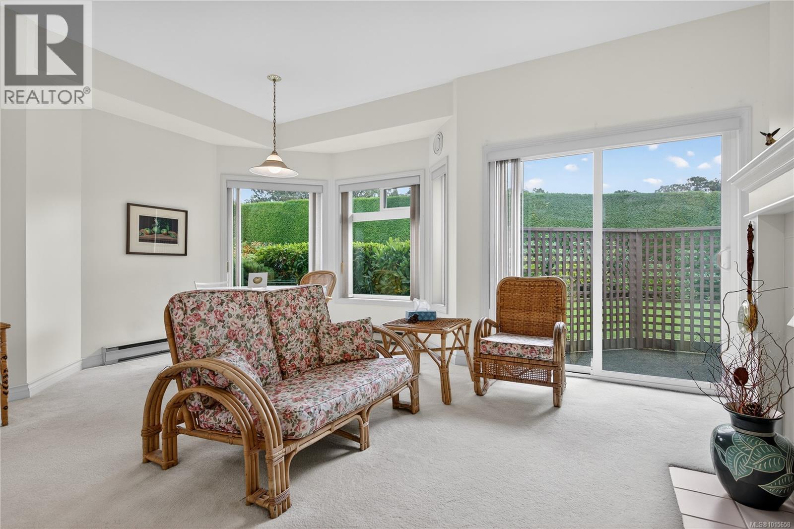 21 4318 Emily Carr Drive, Saanich