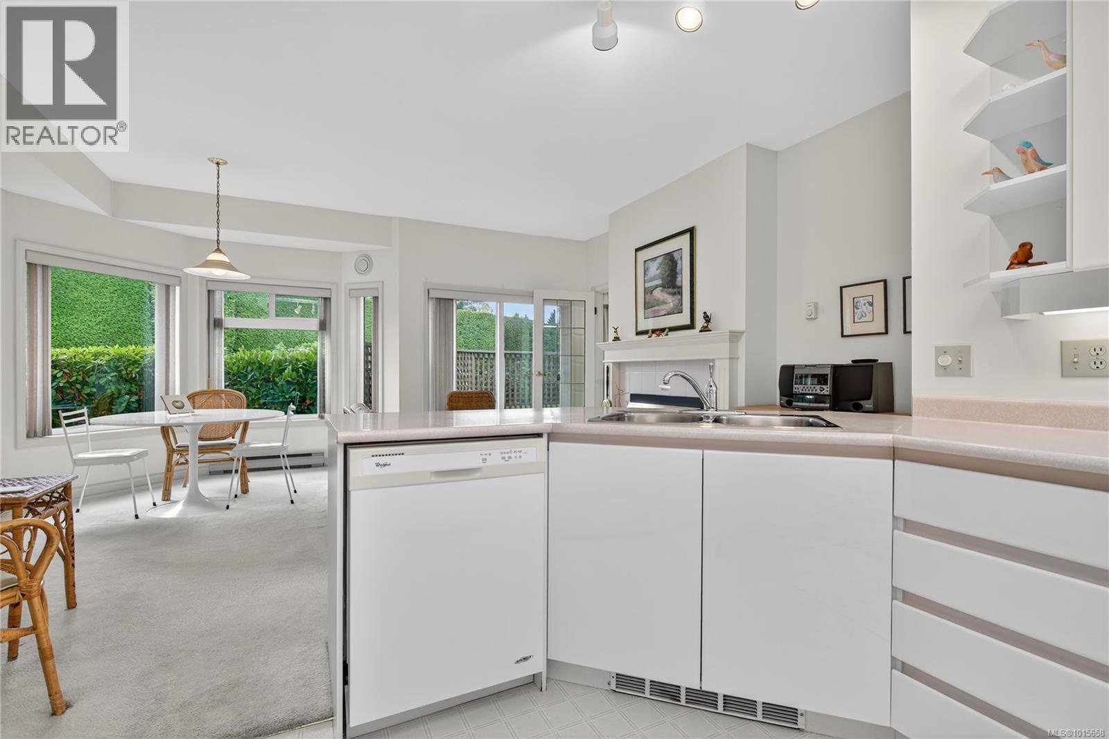 21 4318 Emily Carr Drive, Saanich