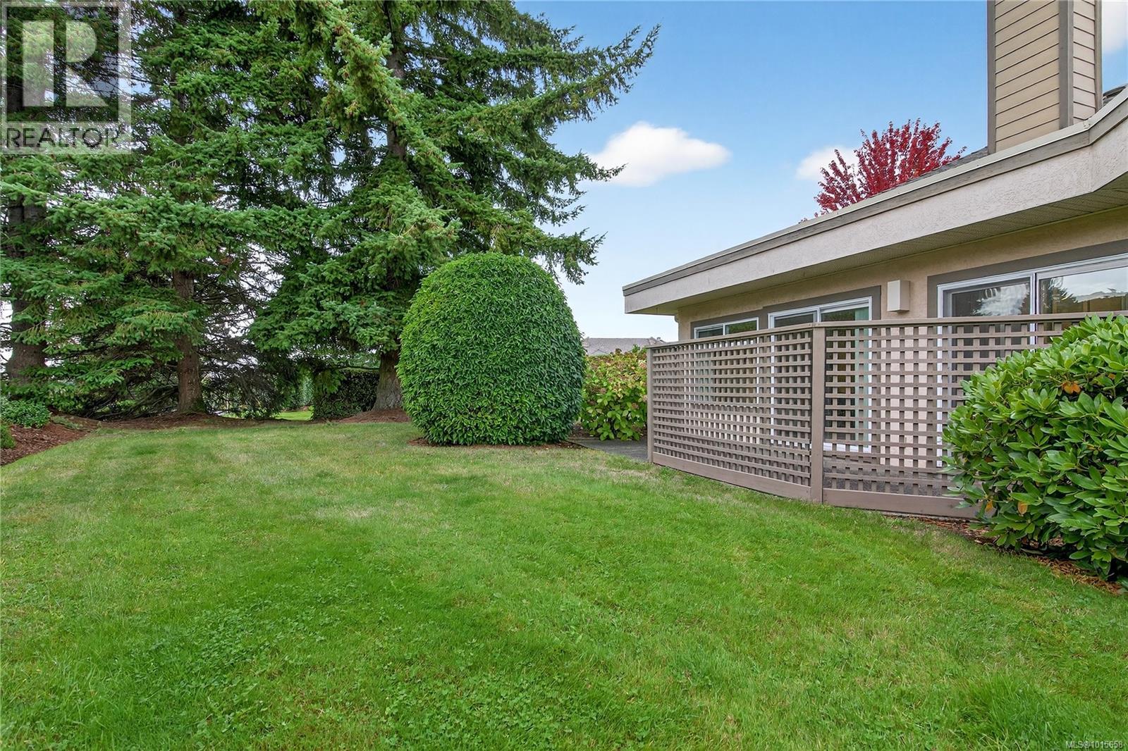 21 4318 Emily Carr Drive, Saanich