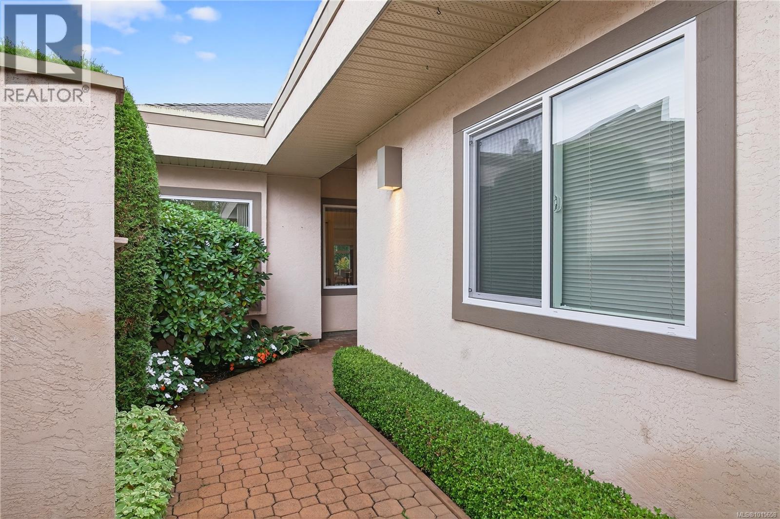 21 4318 Emily Carr Drive, Saanich