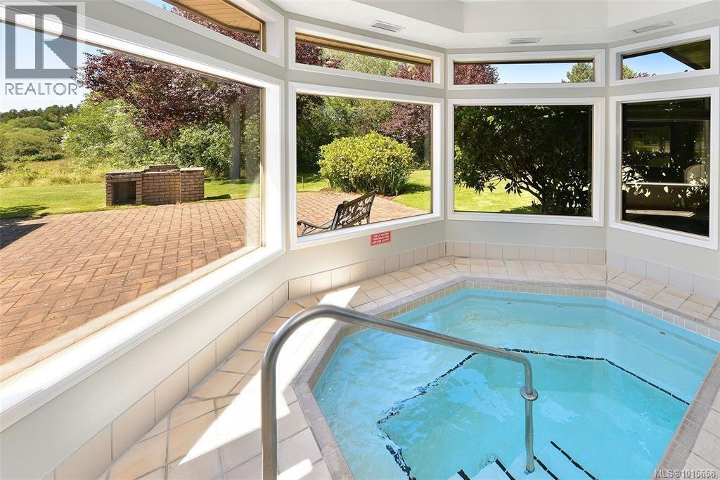 21 4318 Emily Carr Drive, Saanich
