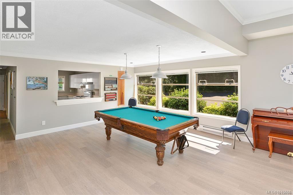 21 4318 Emily Carr Drive, Saanich