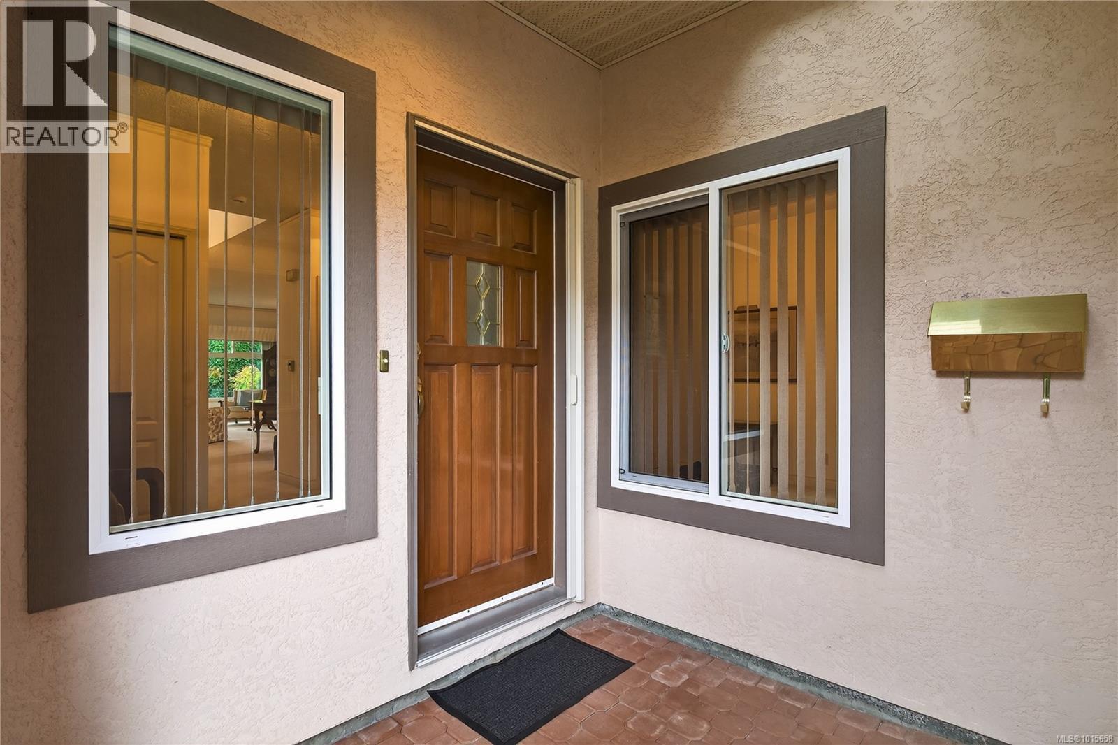 21 4318 Emily Carr Drive, Saanich