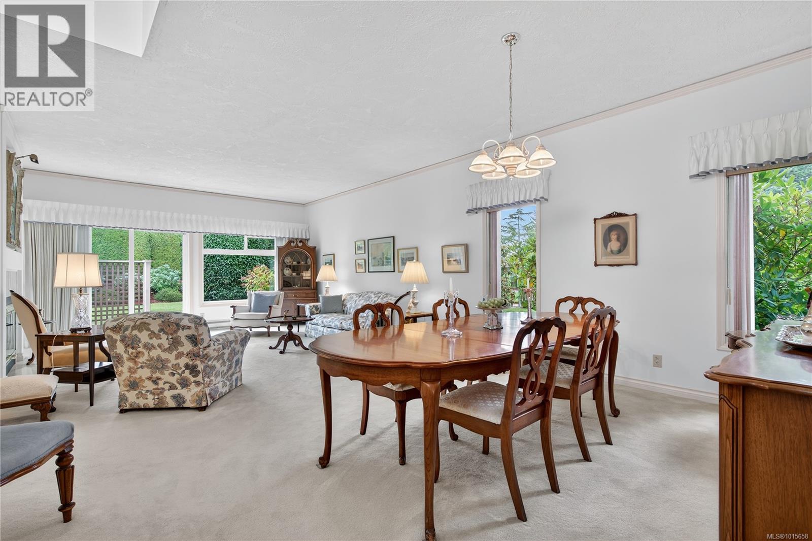 21 4318 Emily Carr Drive, Saanich