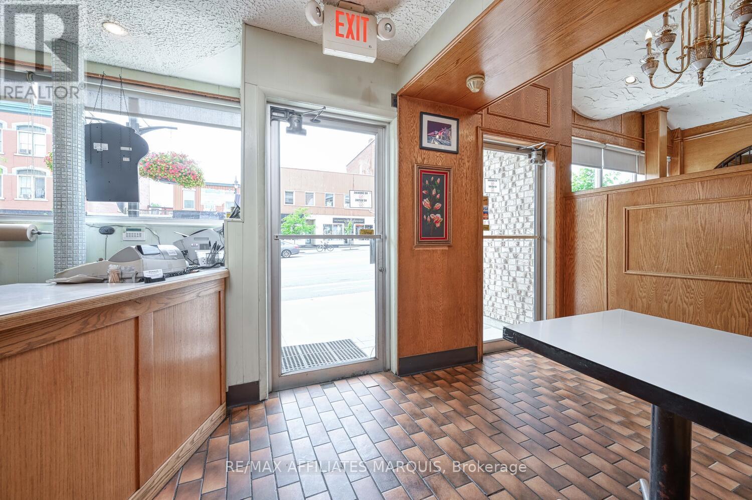 11 BECKWITH STREET S - Photo 5 of 34, Smiths Falls, Ontario