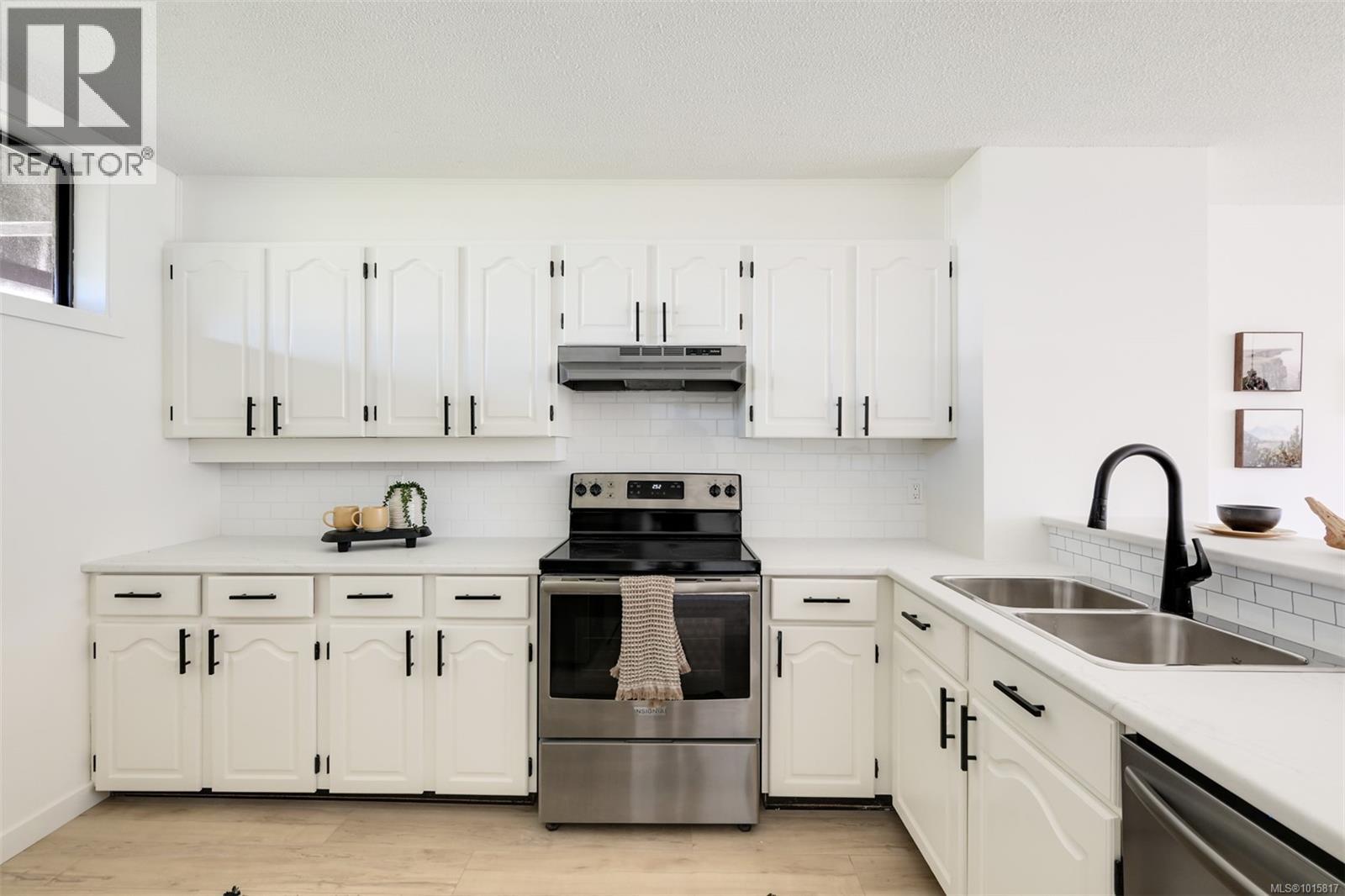 318 485 Island Highway, View Royal
