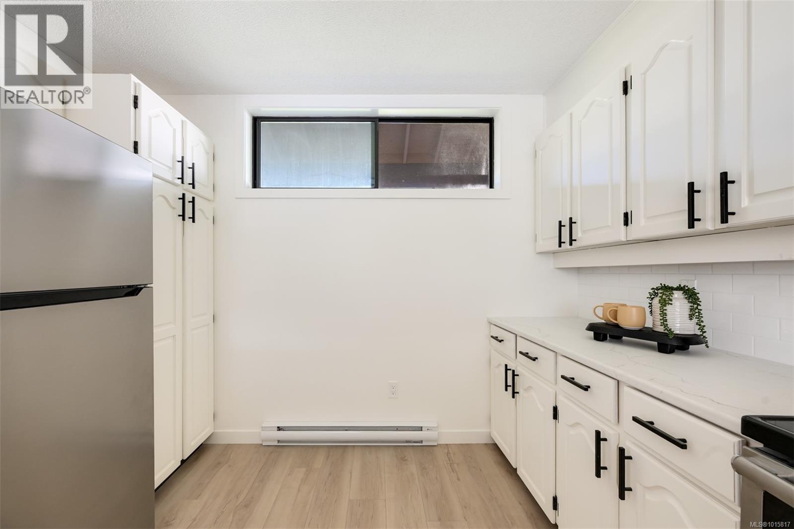 318 485 Island Highway, View Royal