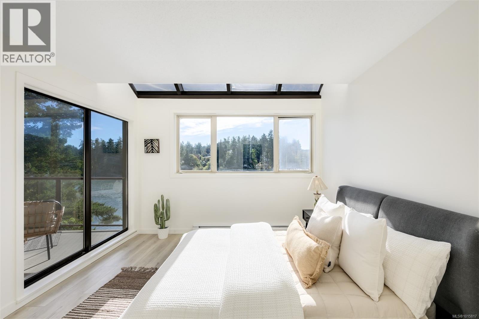 318 485 Island Highway, View Royal