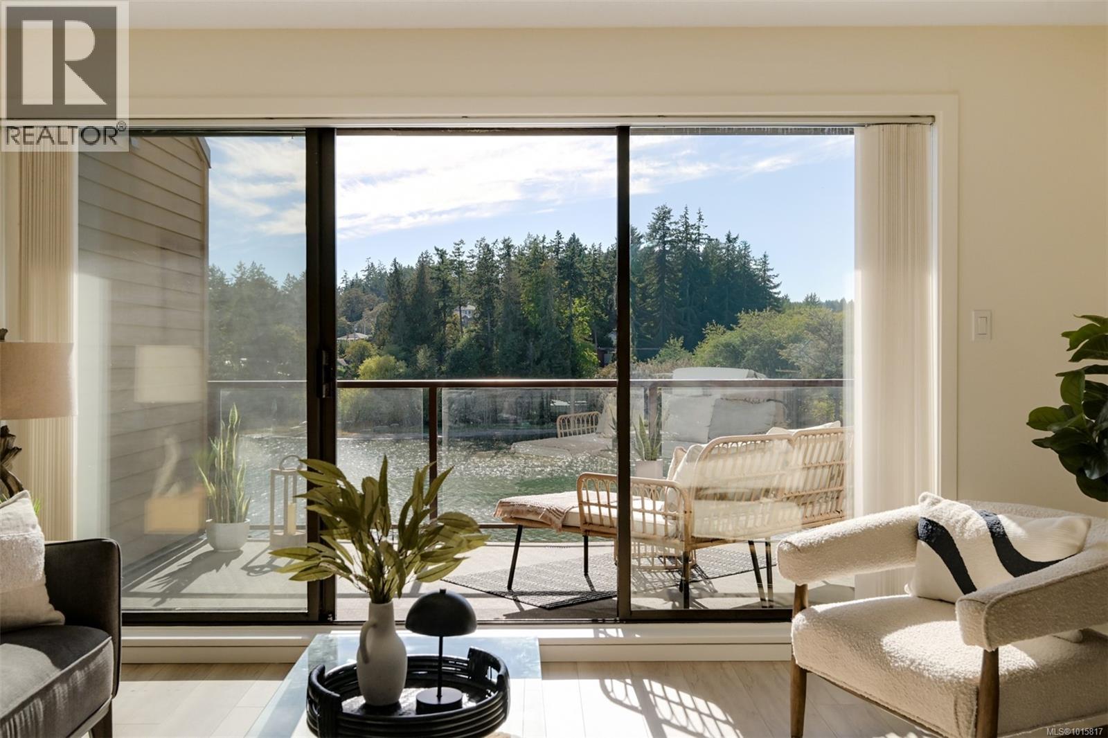 318 485 Island Highway, View Royal