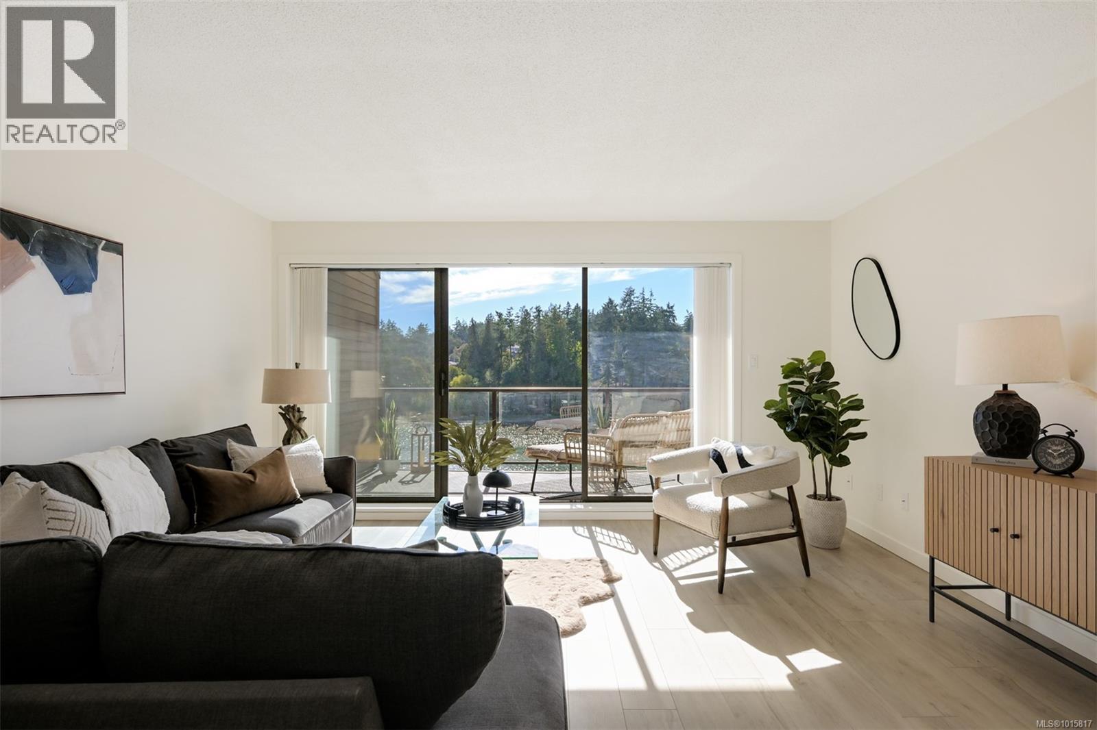 318 485 Island Highway, View Royal