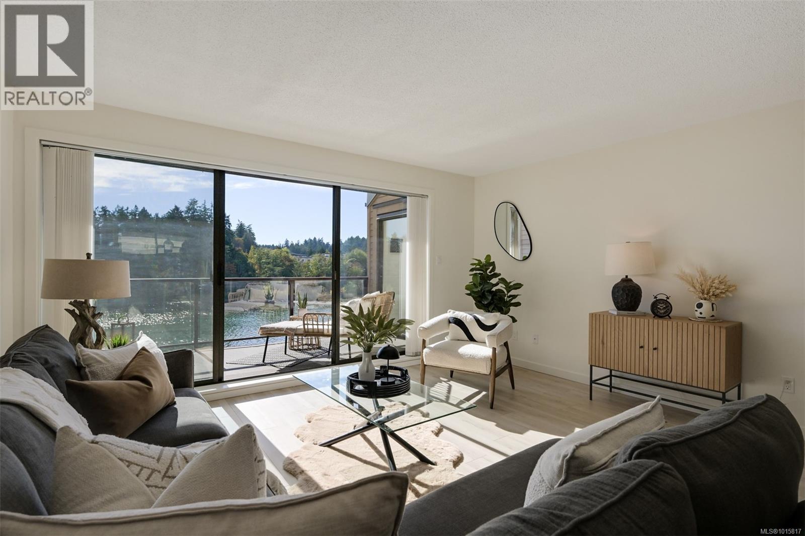 318 485 Island Highway, View Royal