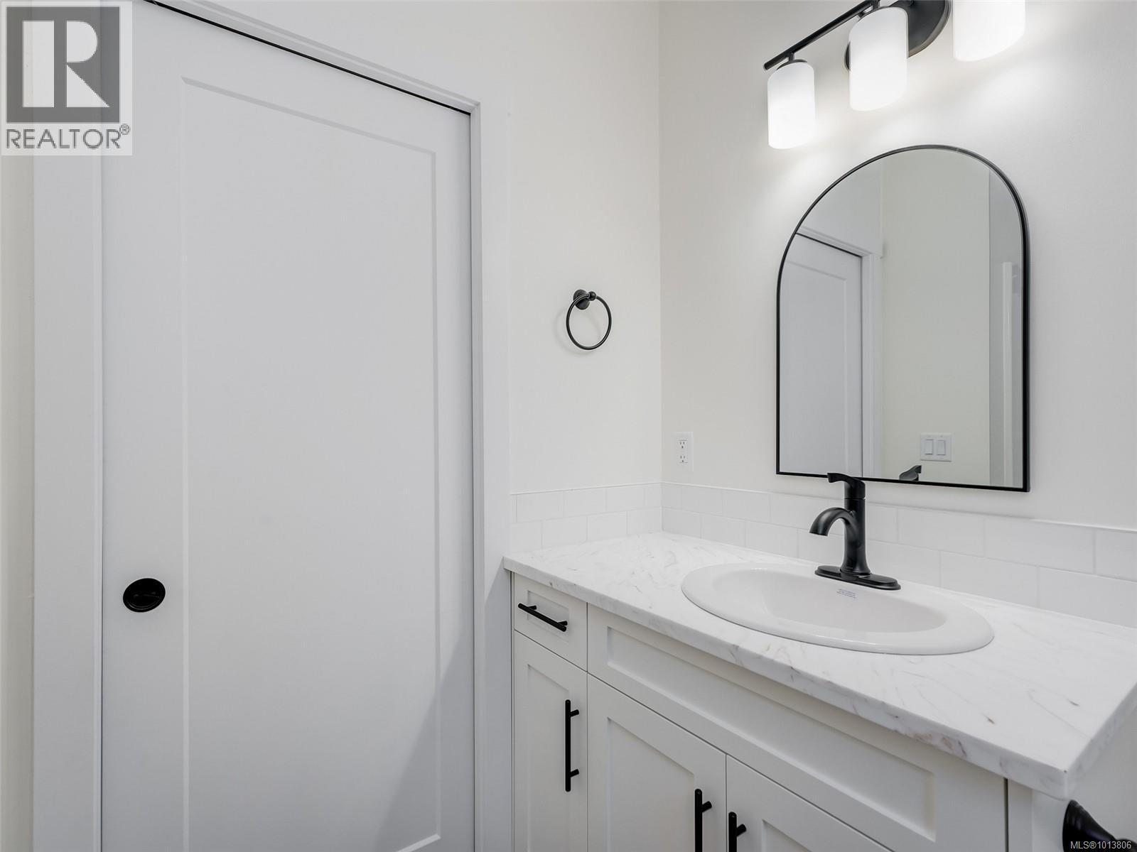 431 747 Old Place Road, Central Saanich
