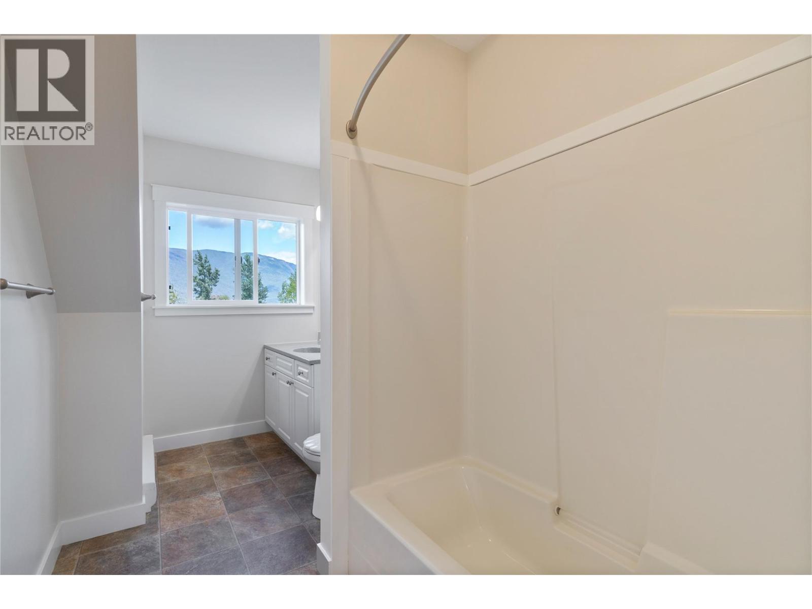  7281 46 Street Northeast, Salmon Arm