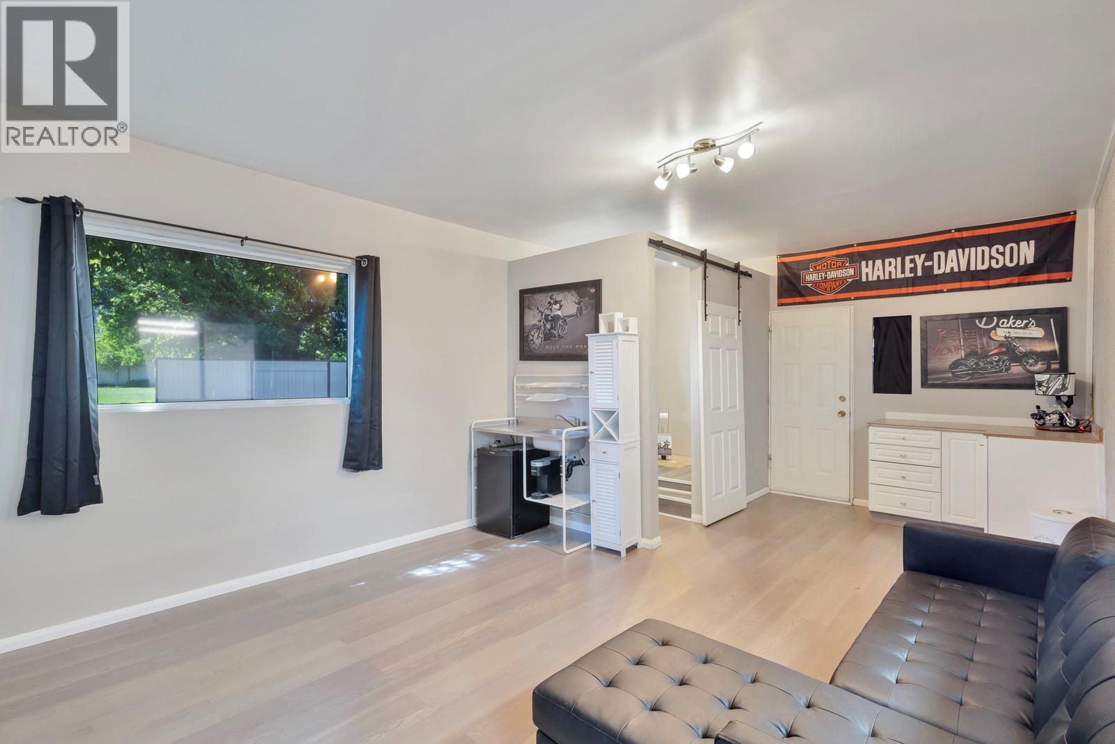 431 Valley Road, Kelowna