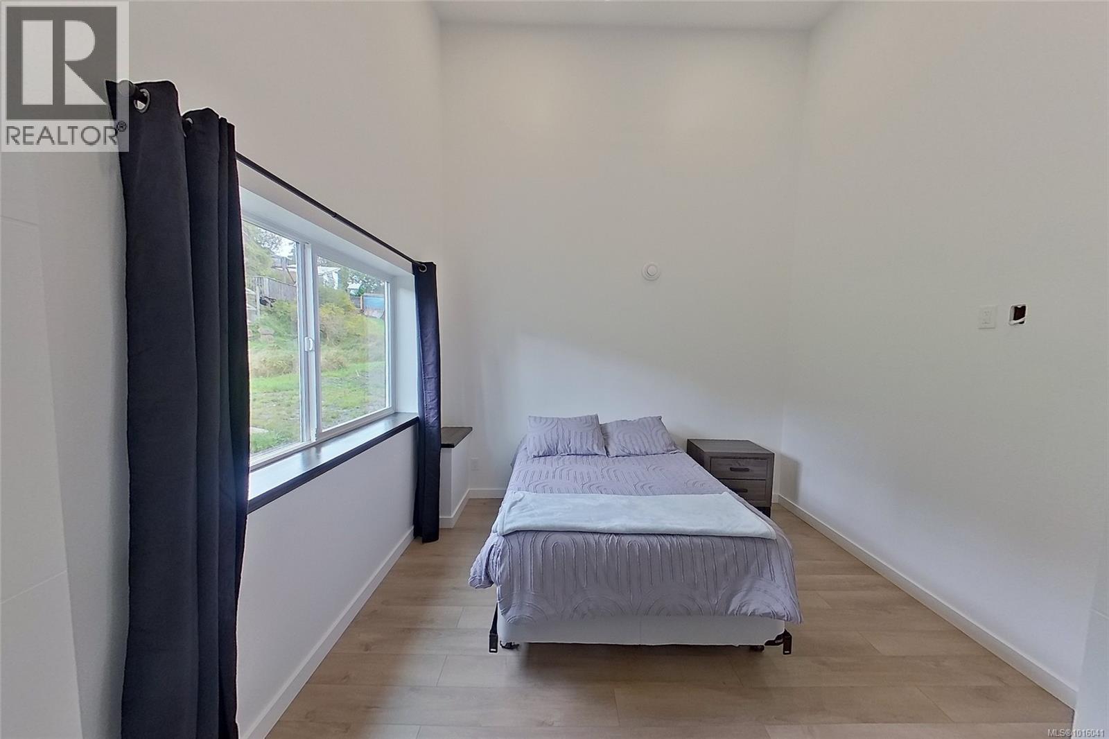 2087 Pioneer Hill Dr, Port McNeill