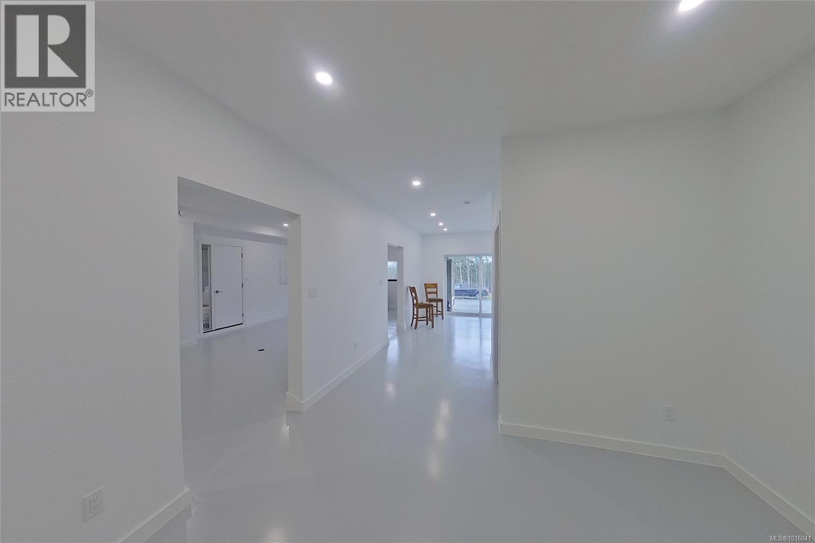 2087 Pioneer Hill Dr, Port McNeill