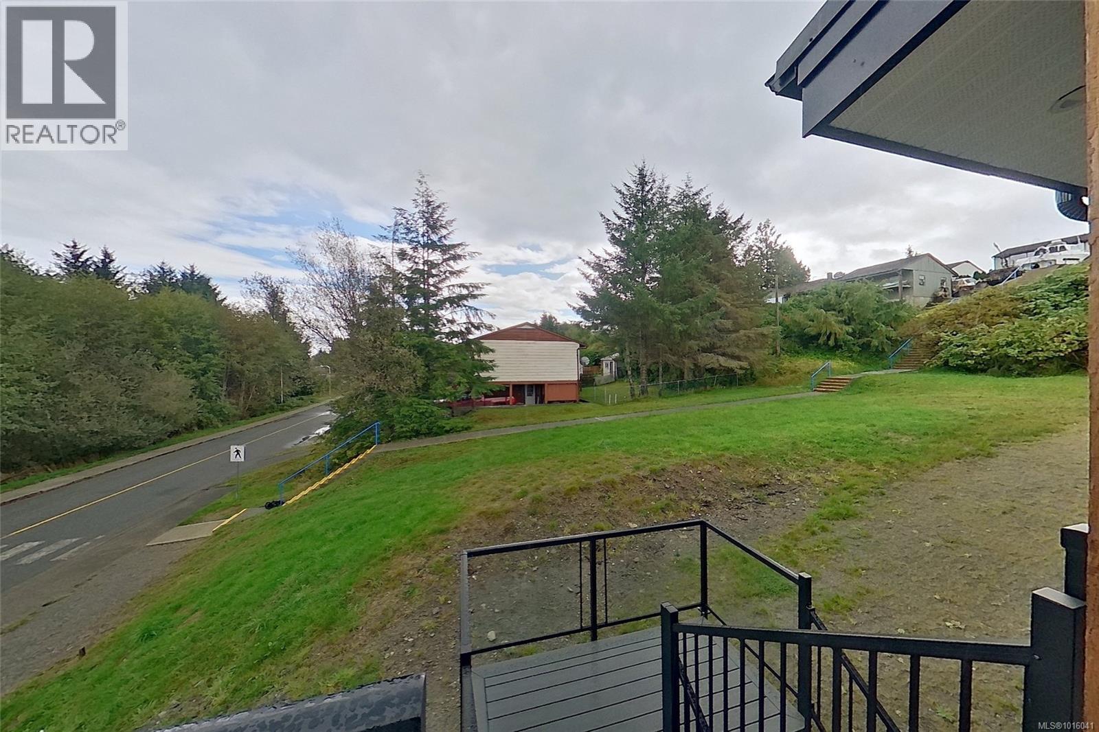 2087 Pioneer Hill Dr, Port McNeill