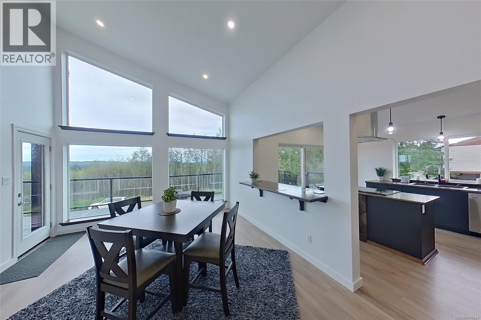 2087 Pioneer Hill Dr, Port McNeill