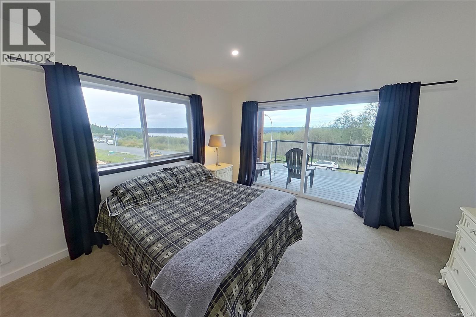 2087 Pioneer Hill Dr, Port McNeill