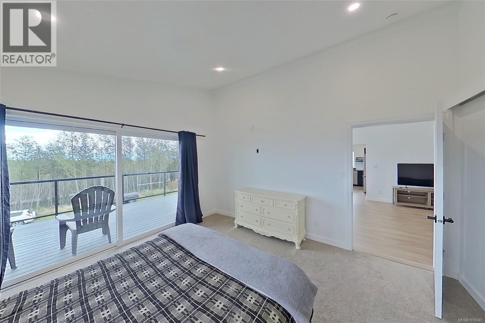 2087 Pioneer Hill Dr, Port McNeill