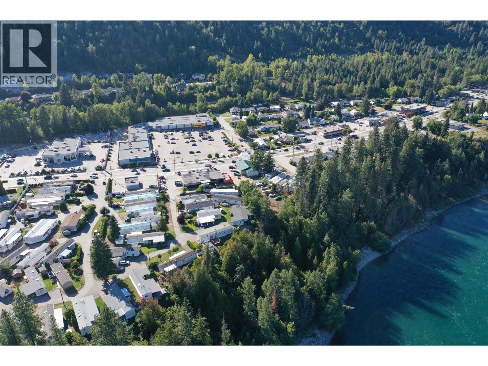  1501 COLUMBIA Avenue, Castlegar