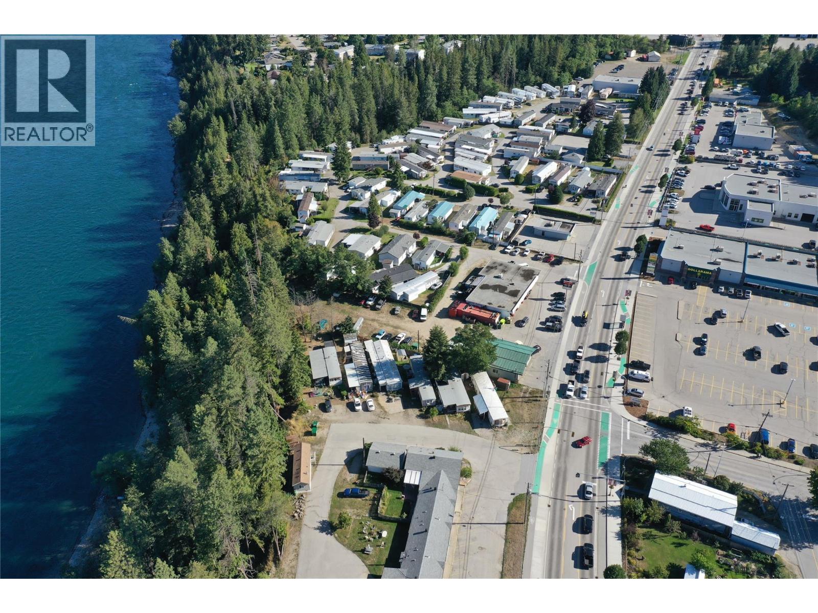  1501 COLUMBIA Avenue, Castlegar