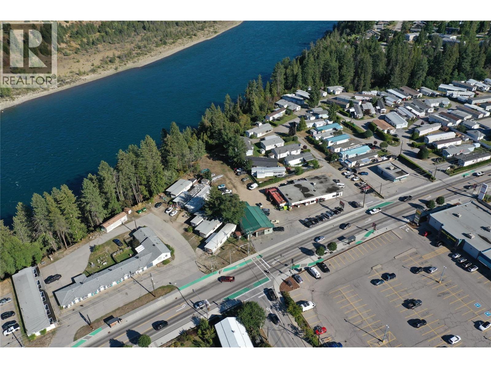  1501 COLUMBIA Avenue, Castlegar