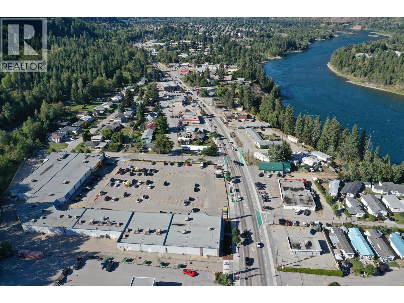  1501 COLUMBIA Avenue, Castlegar