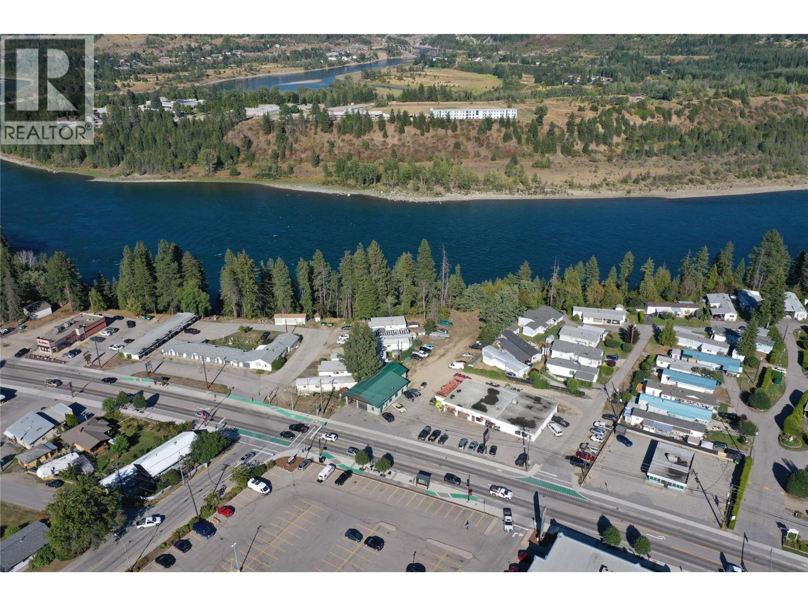  1501 COLUMBIA Avenue, Castlegar