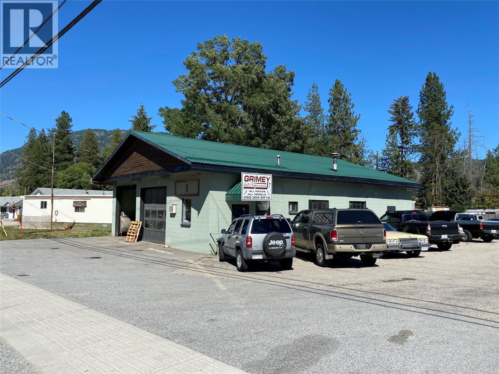  1501 COLUMBIA Avenue, Castlegar