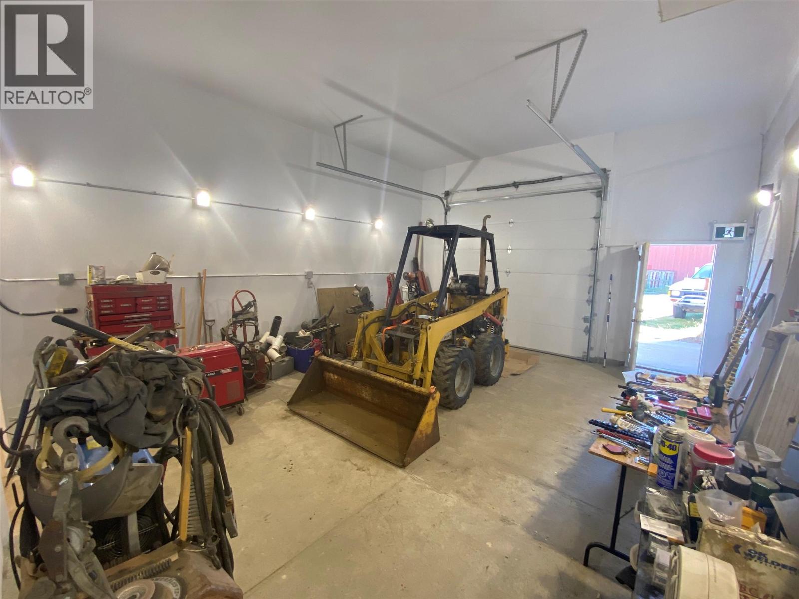  1501 COLUMBIA Avenue, Castlegar