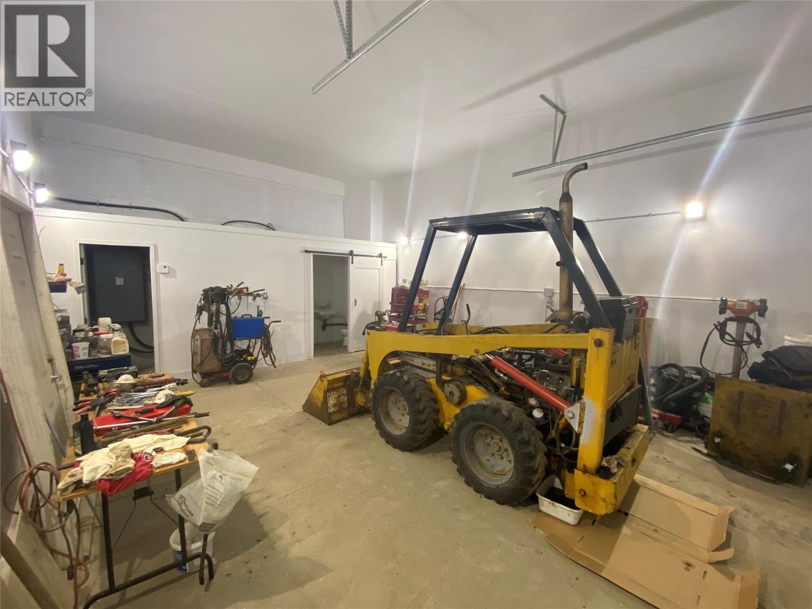  1501 COLUMBIA Avenue, Castlegar