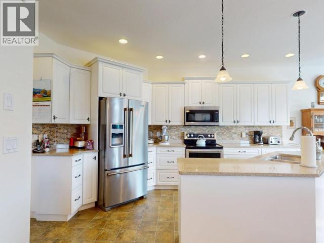 7224 TOBA STREET, Powell River