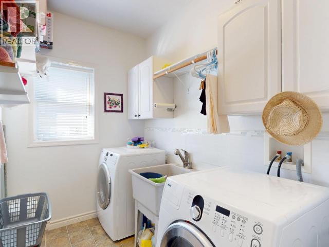 7224 TOBA STREET, Powell River
