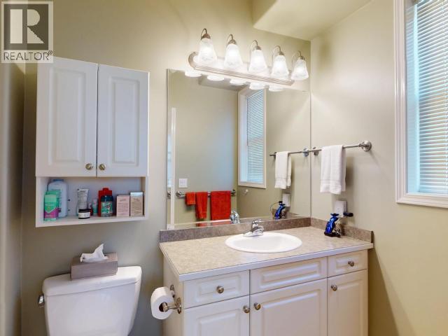 7224 TOBA STREET, Powell River
