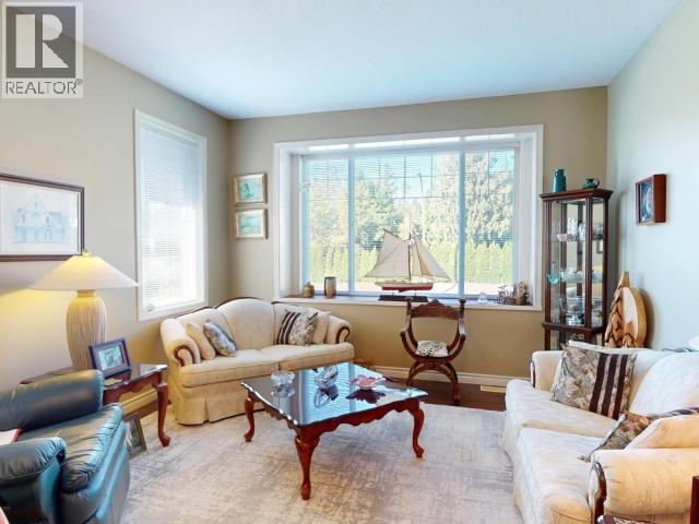 7224 TOBA STREET, Powell River