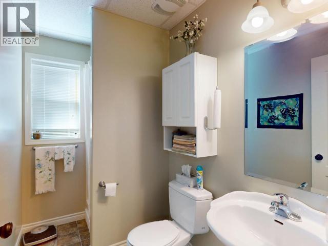 7224 TOBA STREET, Powell River