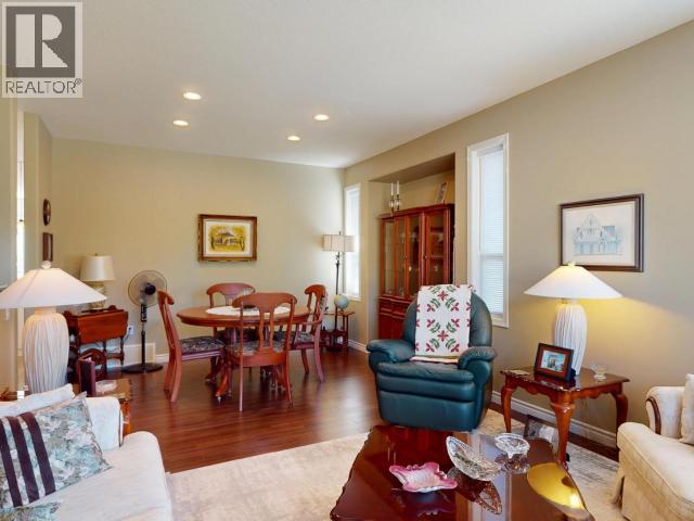 7224 TOBA STREET, Powell River