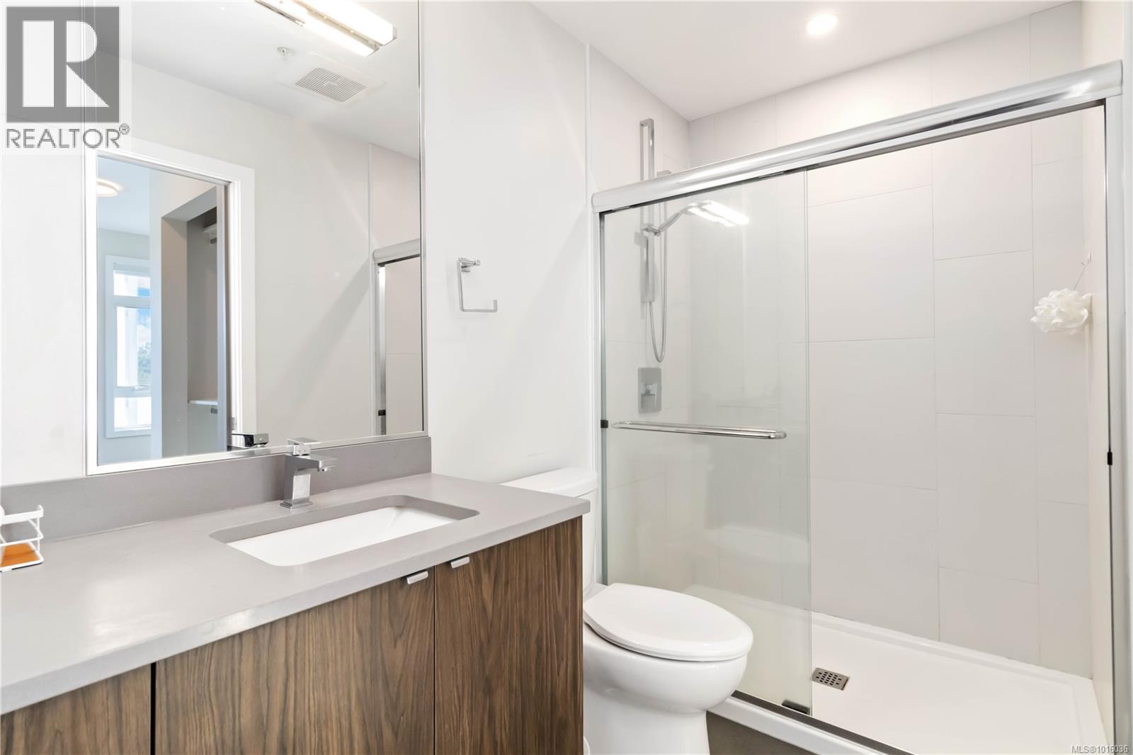 311 881 Short Street, Saanich