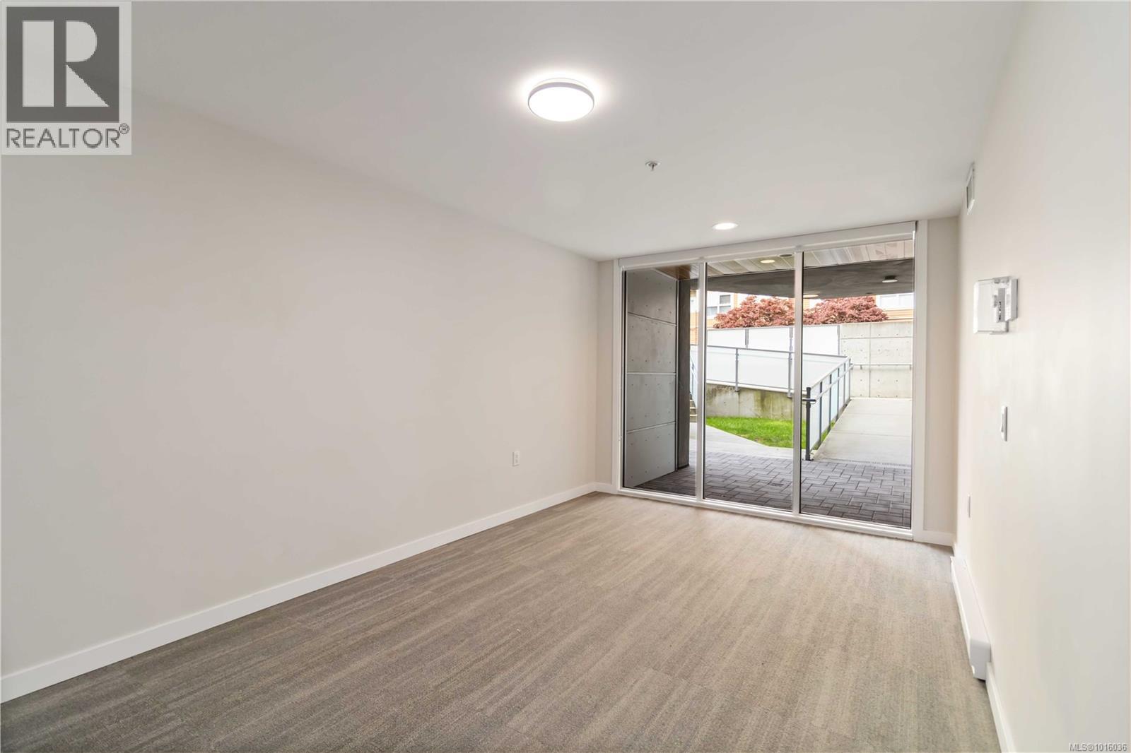 311 881 Short Street, Saanich