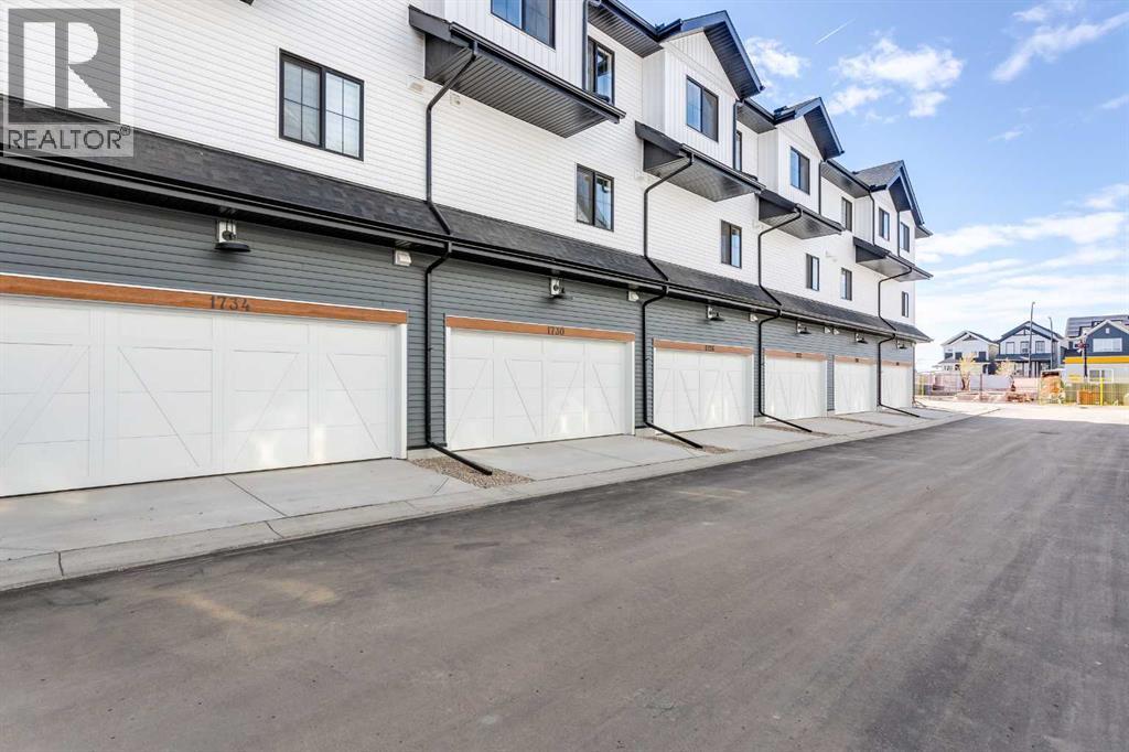 Single Family House for Sale in   Rangeview Drive SE Rangeview Calgary 