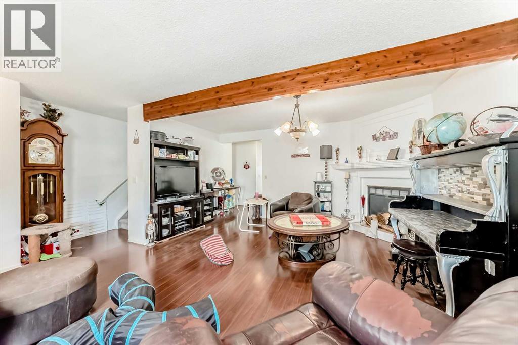 Single Family House for Sale in  Temple Drive NE Temple Calgary 