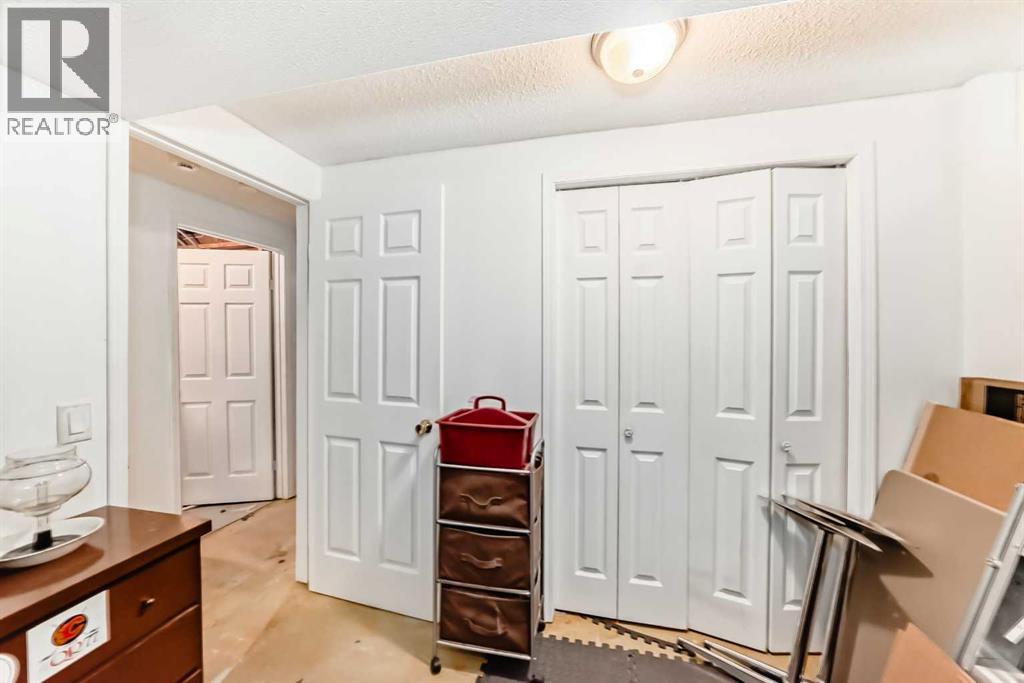Single Family House for Sale in  Temple Drive NE Temple Calgary 