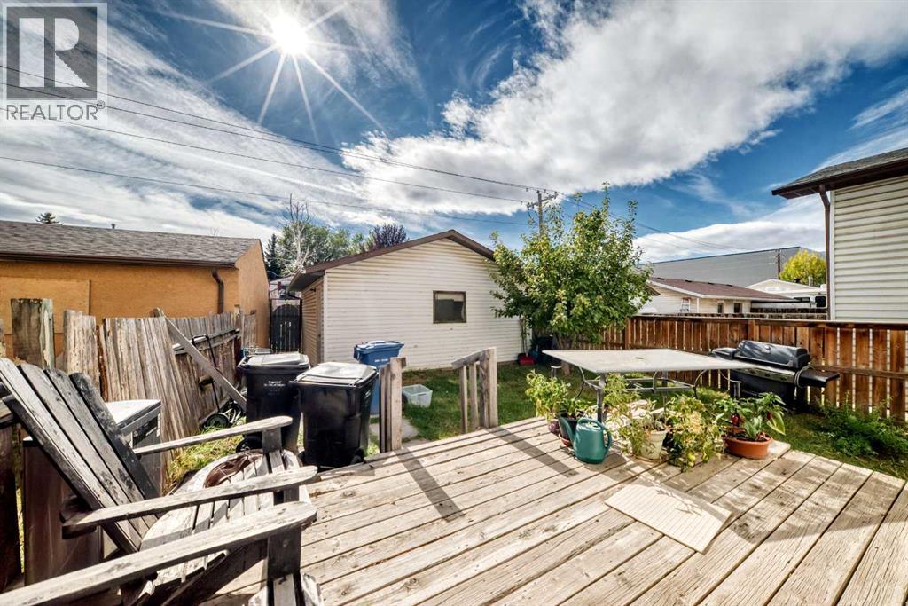 Single Family House for Sale in  Temple Drive NE Temple Calgary 