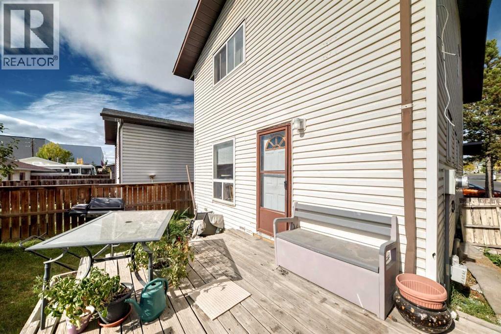 Single Family House for Sale in  Temple Drive NE Temple Calgary 