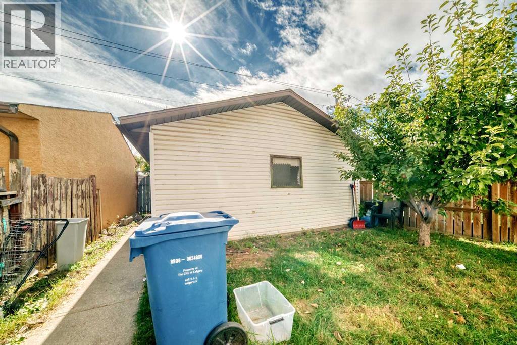 Single Family House for Sale in  Temple Drive NE Temple Calgary 